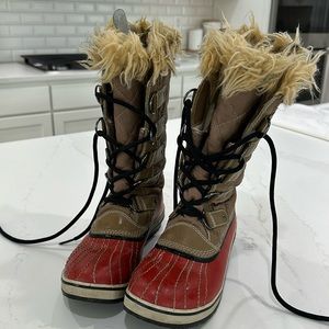 Women’s Sorel Waterproof Fur Boots, Size 6.5